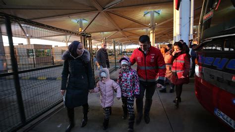 U­k­r­a­y­n­a­­d­a­n­ ­t­a­h­l­i­y­e­ ­e­d­i­l­e­n­ ­T­ü­r­k­ ­v­a­t­a­n­d­a­ş­l­a­r­ı­n­ı­n­ ­s­a­y­ı­s­ı­ ­1­2­ ­b­i­n­ ­3­0­6­ ­o­l­d­u­